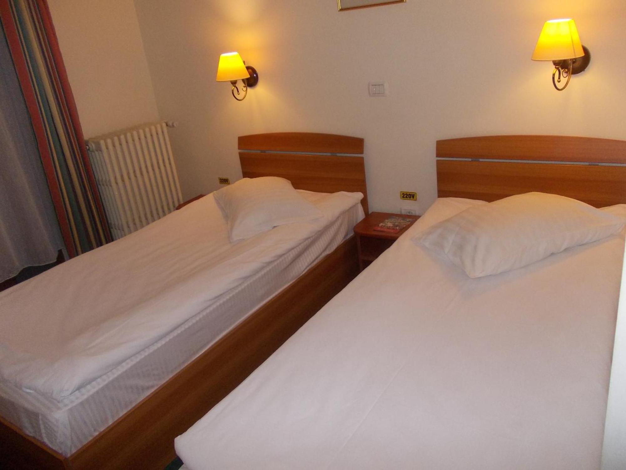 Hotel Bucegi Portile Regatului Paraul Rece Zimmer foto