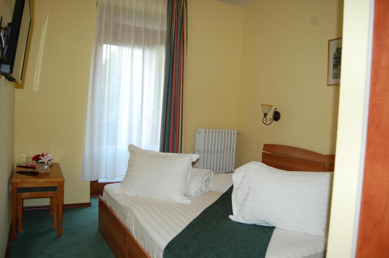 Hotel Bucegi Portile Regatului Paraul Rece Exterior foto